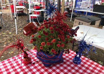 Table arrangements give Grove tailgates that added touch.